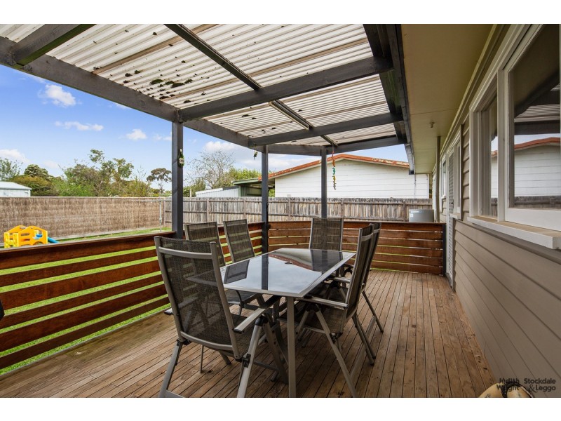 31 Pine Avenue, Cowes VIC 3922