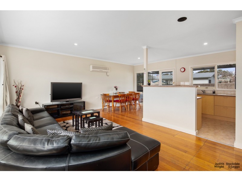 31 Pine Avenue, Cowes VIC 3922