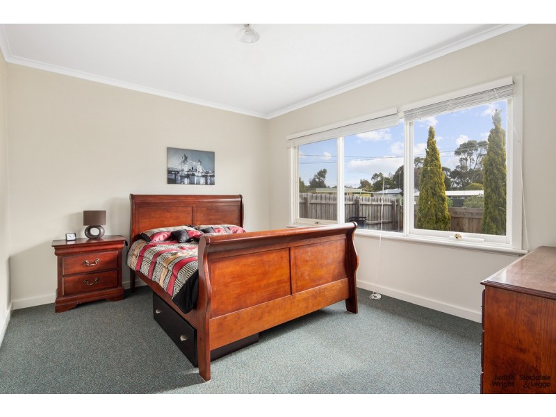 31 Pine Avenue, Cowes VIC 3922