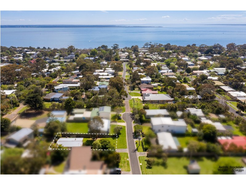22 Raywood Avenue, Cowes VIC 3922