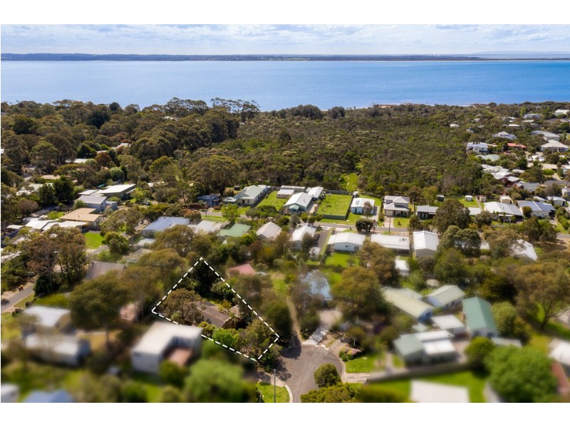 4 Hill Court, Cowes VIC 3922