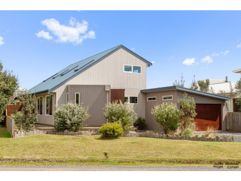 10 Bruce Avenue, Surf Beach VIC 3922