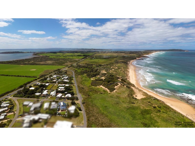 10 Bruce Avenue, Surf Beach VIC 3922