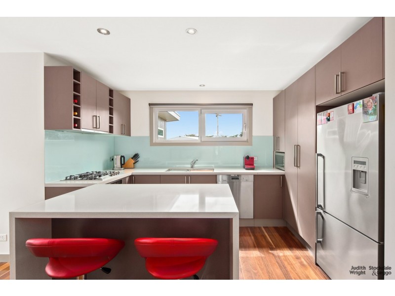 10 Bruce Avenue, Surf Beach VIC 3922