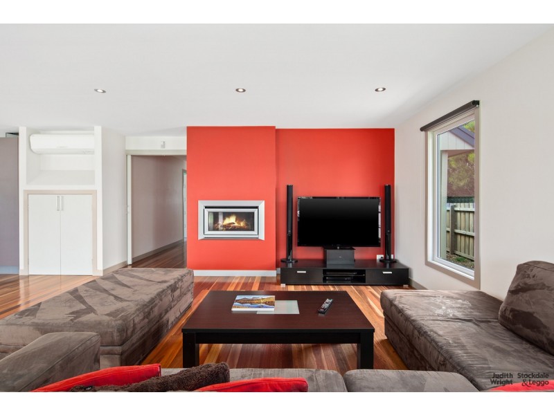 10 Bruce Avenue, Surf Beach VIC 3922