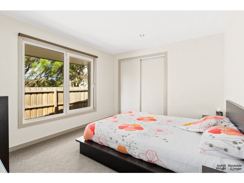 10 Bruce Avenue, Surf Beach VIC 3922