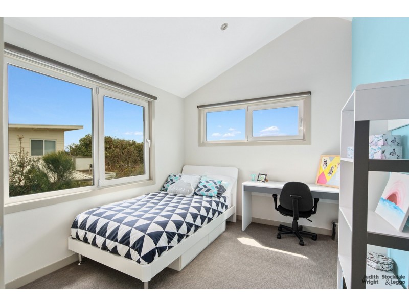 10 Bruce Avenue, Surf Beach VIC 3922