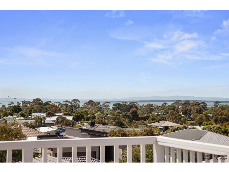 12 Echidna Grove, Cowes VIC 3922