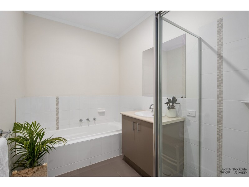 12 Echidna Grove, Cowes VIC 3922