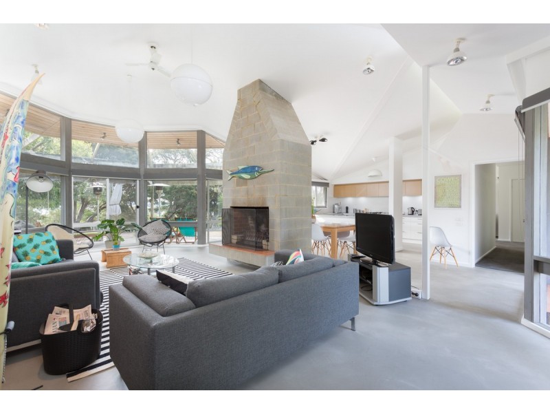 6 Penguin Avenue, Cowes VIC 3922