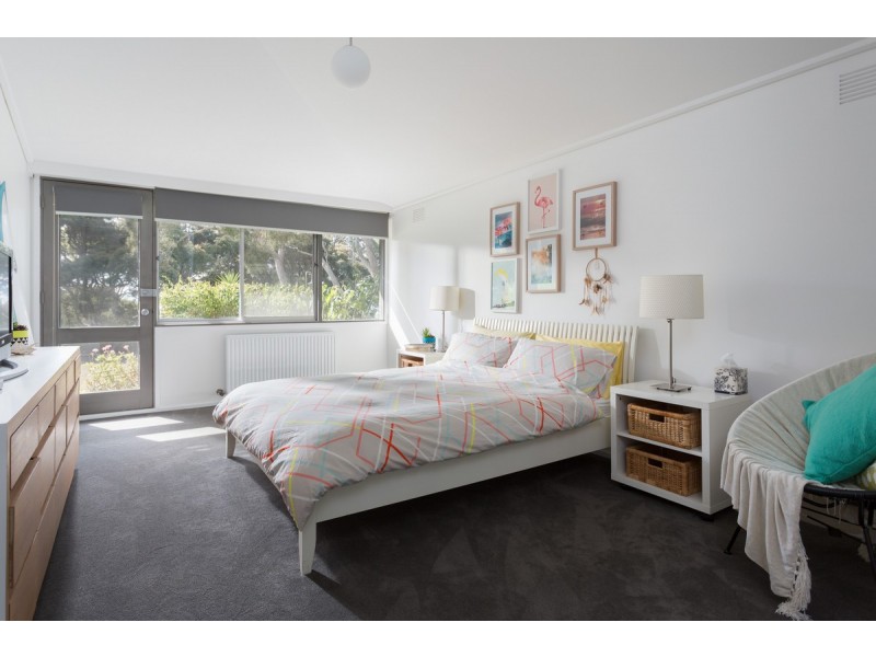 6 Penguin Avenue, Cowes VIC 3922