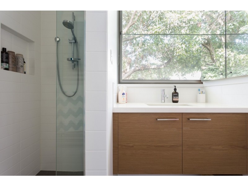 6 Penguin Avenue, Cowes VIC 3922