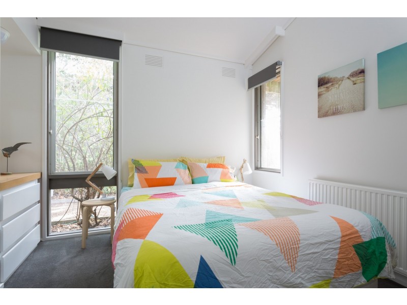 6 Penguin Avenue, Cowes VIC 3922