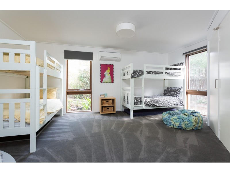 6 Penguin Avenue, Cowes VIC 3922