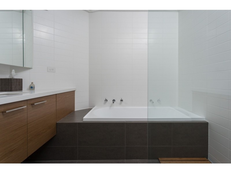 6 Penguin Avenue, Cowes VIC 3922