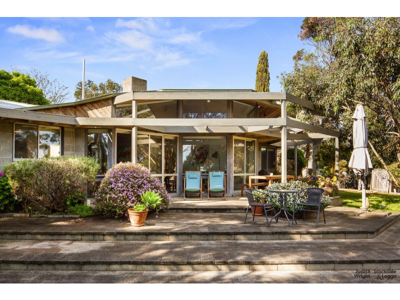 6 Penguin Avenue, Cowes VIC 3922