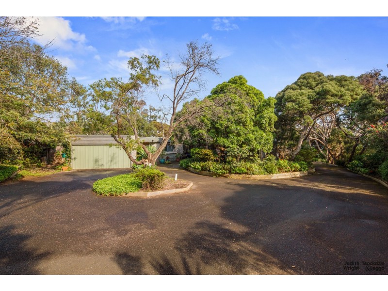 6 Penguin Avenue, Cowes VIC 3922