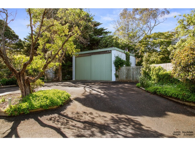 6 Penguin Avenue, Cowes VIC 3922