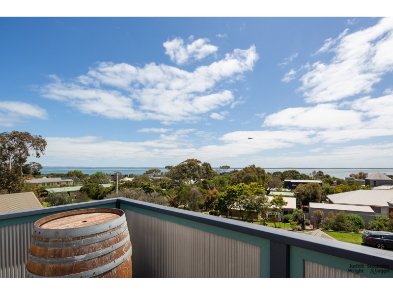 1/30-32 Chillingworth Road, Cowes VIC 3922