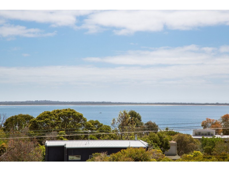 1/30-32 Chillingworth Road, Cowes VIC 3922