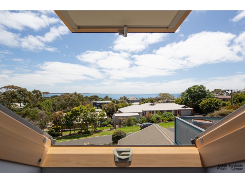 1/30-32 Chillingworth Road, Cowes VIC 3922