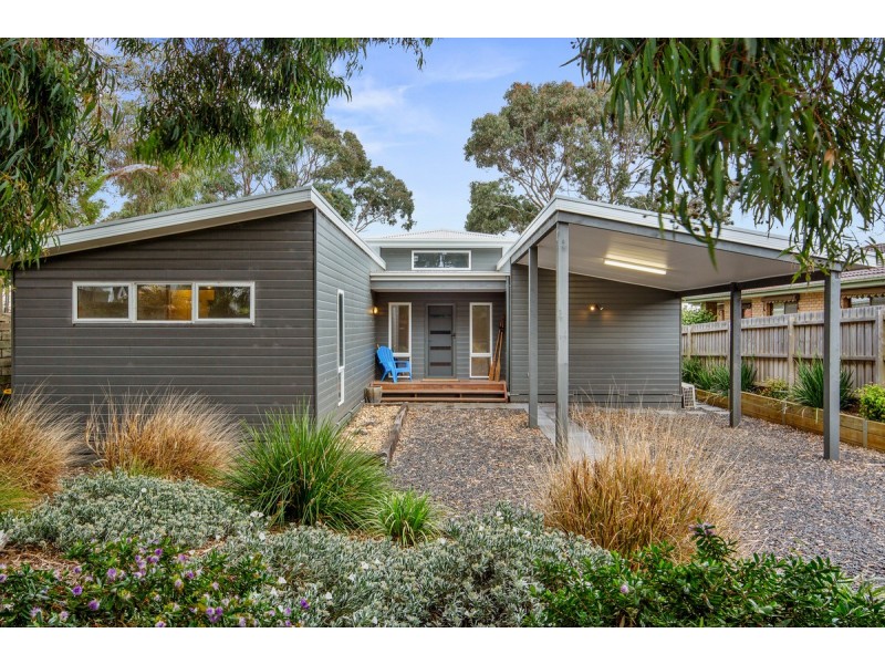 22 Parrakoola Way, Cowes VIC 3922