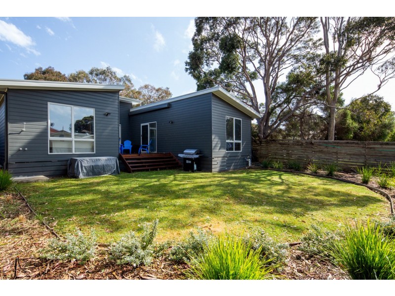 22 Parrakoola Way, Cowes VIC 3922