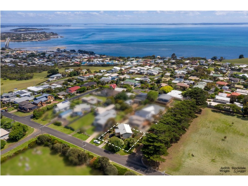 14 Anderson Street, San Remo VIC 3925