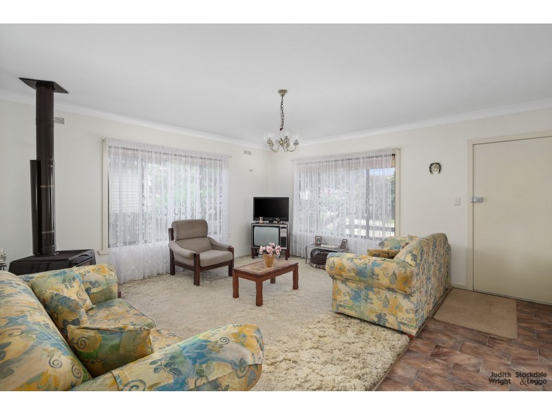 19 Churchill Drive, Cowes VIC 3922