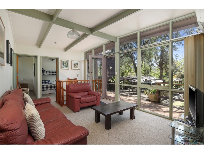 12 Woodland Avenue, Silverleaves VIC 3922