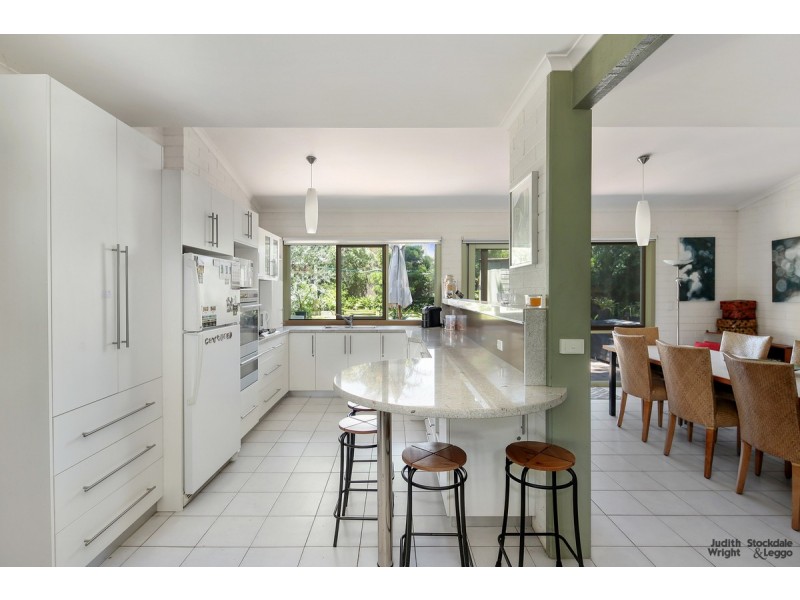 12 Woodland Avenue, Silverleaves VIC 3922