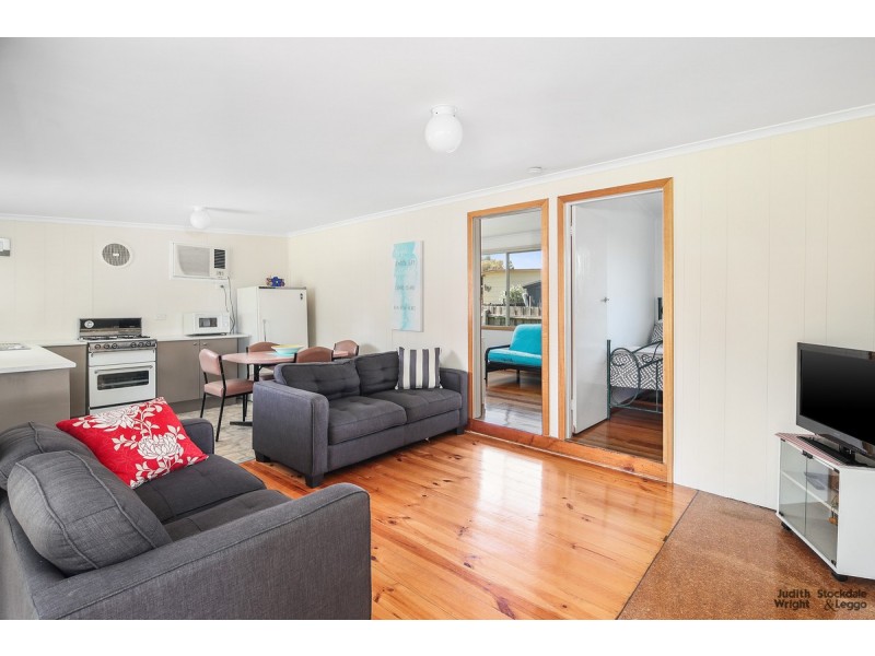11 Rita Avenue, Cowes VIC 3922