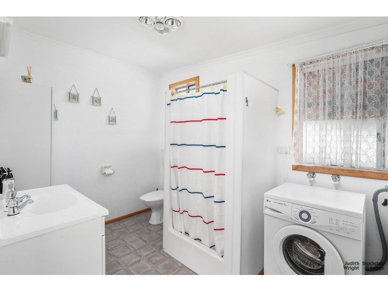 11 Rita Avenue, Cowes VIC 3922