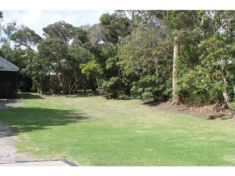 15 Holiday Court, Cowes VIC 3922