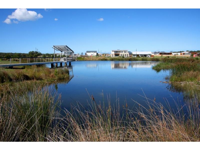 1 Dunes Road, Cowes VIC 3922