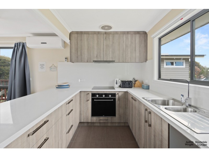 33 Seashell Avenue, Cape Woolamai VIC 3925