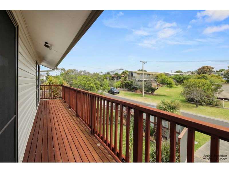 33 Seashell Avenue, Cape Woolamai VIC 3925