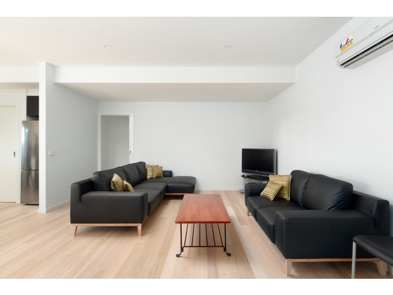 17 Sunderland Bay Road, Surf Beach VIC 3922