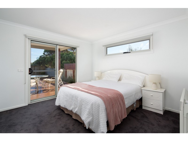 17 Sunderland Bay Road, Surf Beach VIC 3922