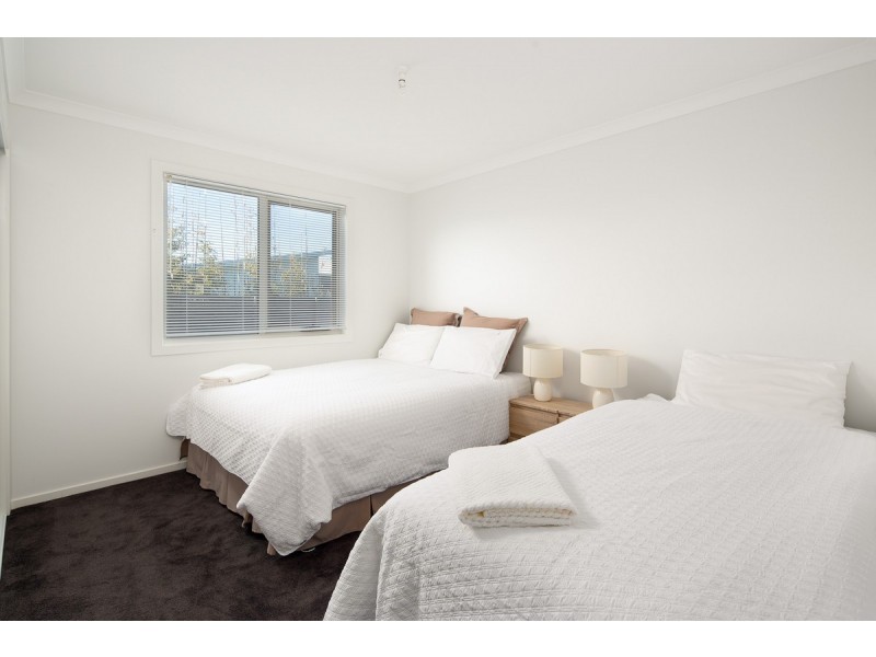 17 Sunderland Bay Road, Surf Beach VIC 3922