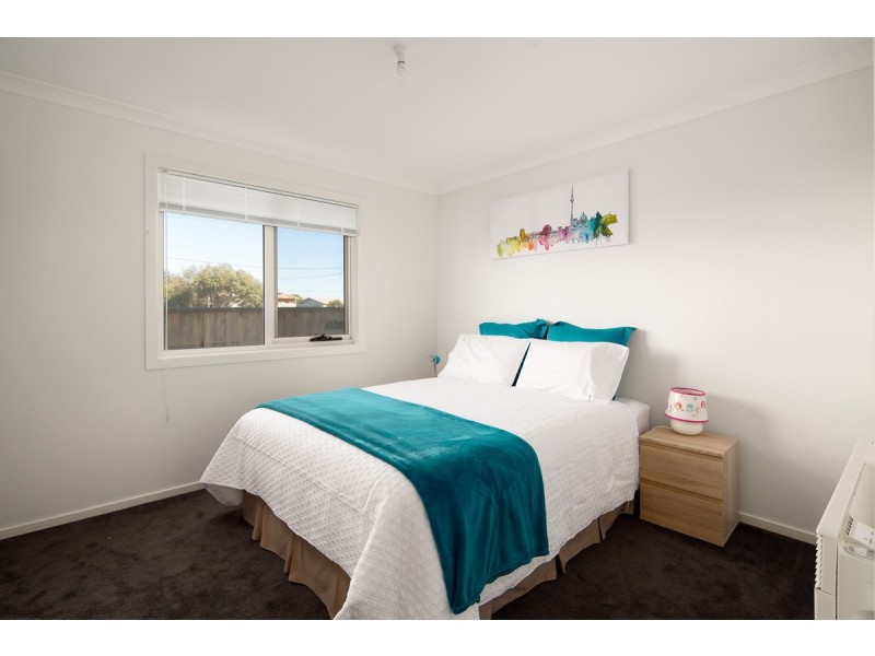 17 Sunderland Bay Road, Surf Beach VIC 3922