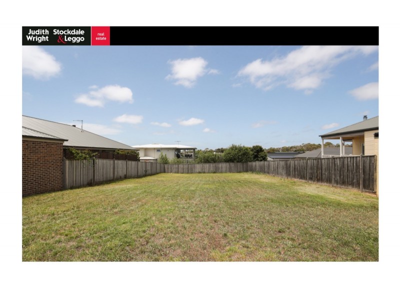 11 Lomandra Drive, Cowes VIC 3922