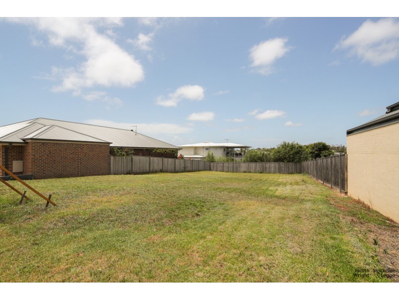 11 Lomandra Drive, Cowes VIC 3922