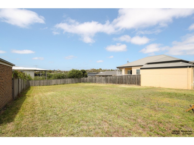 11 Lomandra Drive, Cowes VIC 3922