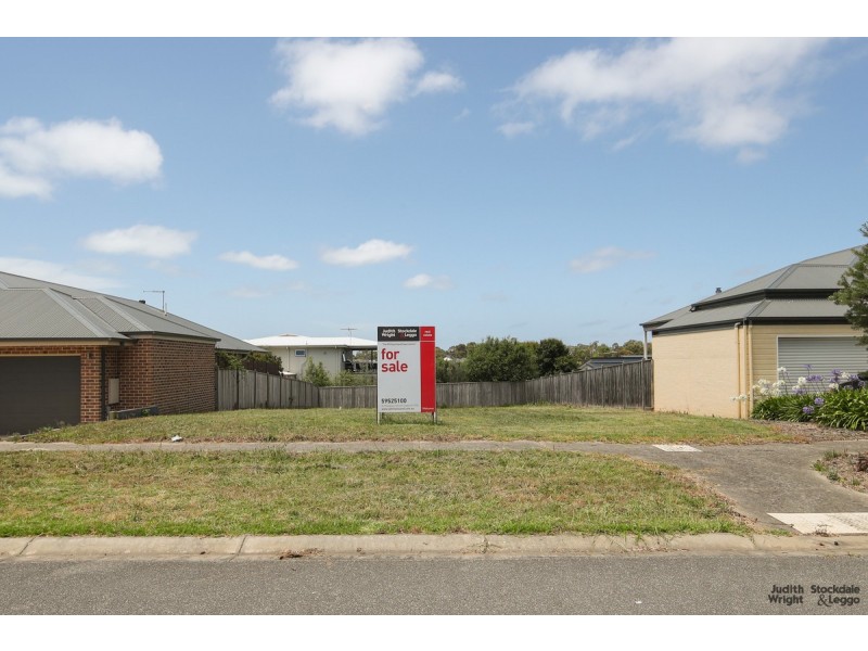 11 Lomandra Drive, Cowes VIC 3922
