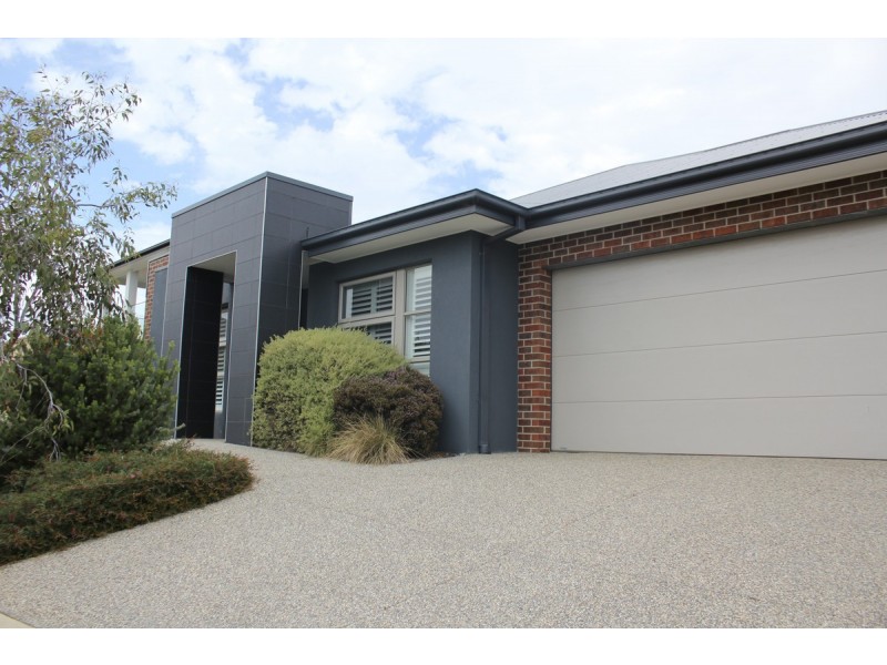 3 Peninsula View, Cowes VIC 3922
