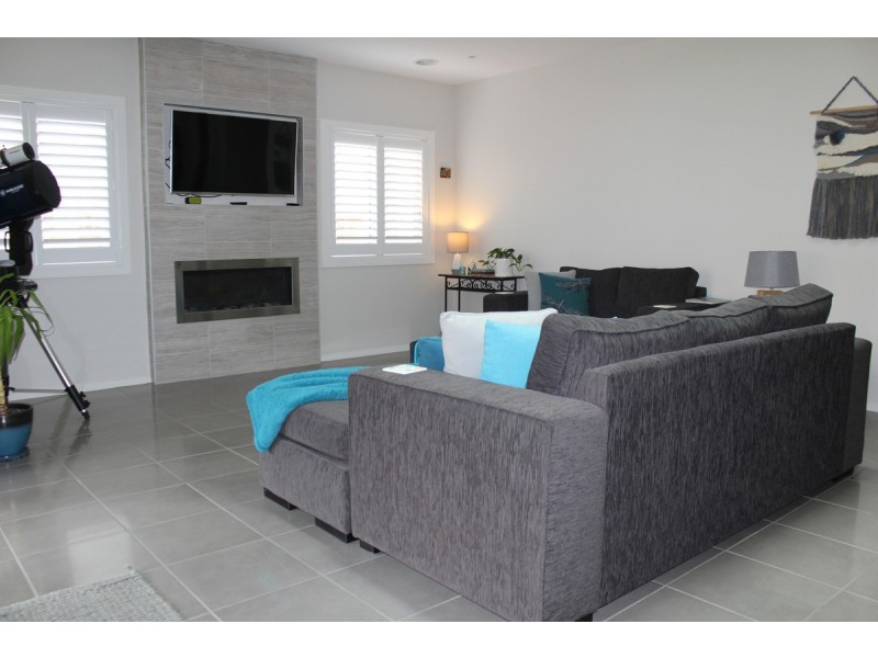 3 Peninsula View, Cowes VIC 3922