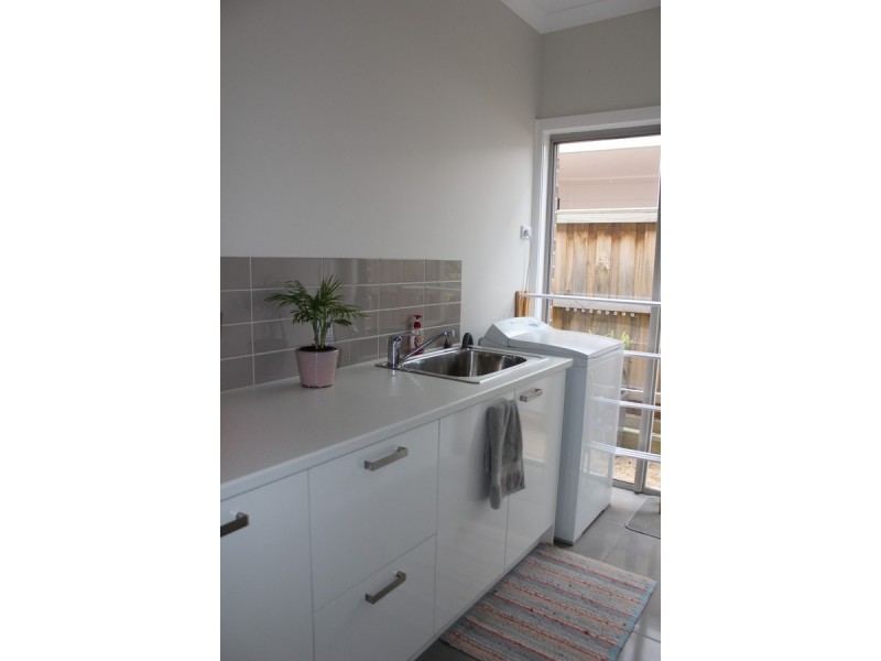 3 Peninsula View, Cowes VIC 3922