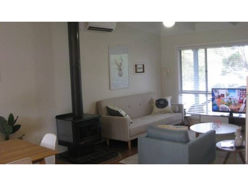 33 Churchill Drive, Cowes VIC 3922