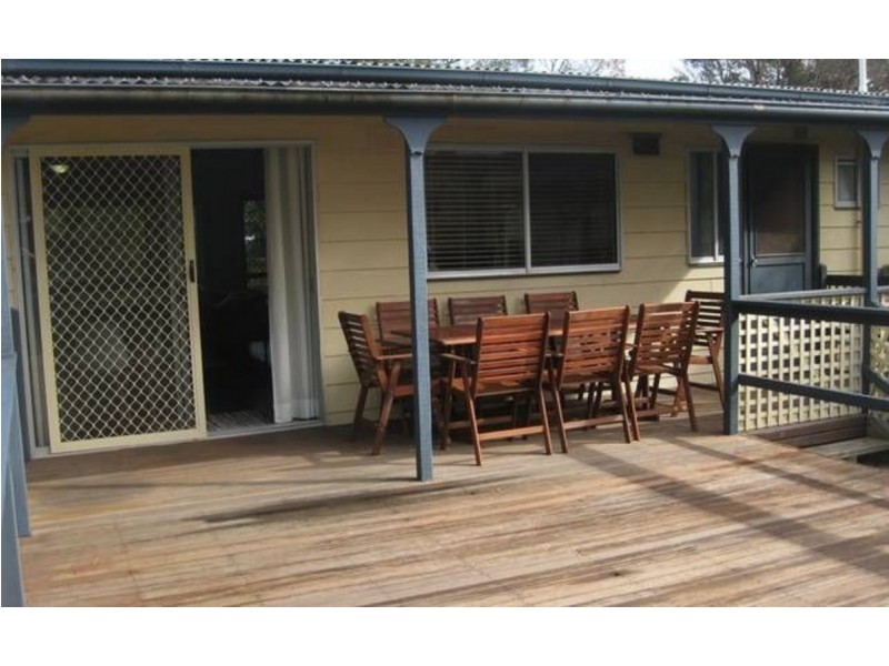 33 Churchill Drive, Cowes VIC 3922